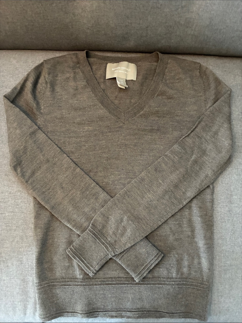 Banana Republic XS Merino Wool V-Neck Knit Sweater